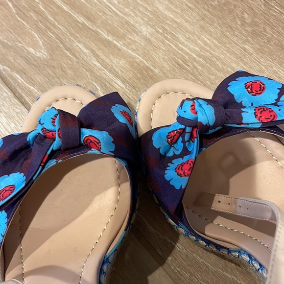 Kate Spade 4-1/2” Floral Wedge Heels 10M - Picture 8 of 9